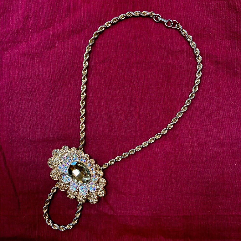 Gala-Worthy Vintage Brooch Necklace - Picture 3 of 4